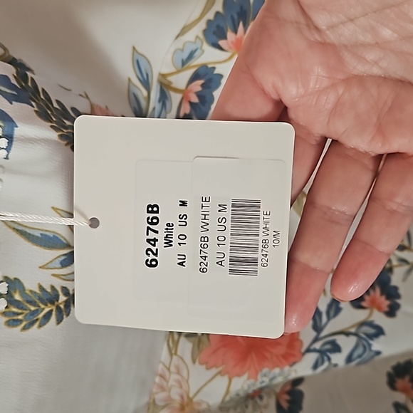 BOBBY BARDOT NECKLINE PUFF SLEEVE DRESS FLORAL PRINT WHITE - Picture 5 of 9